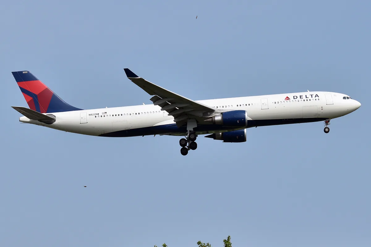 Delta Air Lines, N822NW, Airbus A330-302
