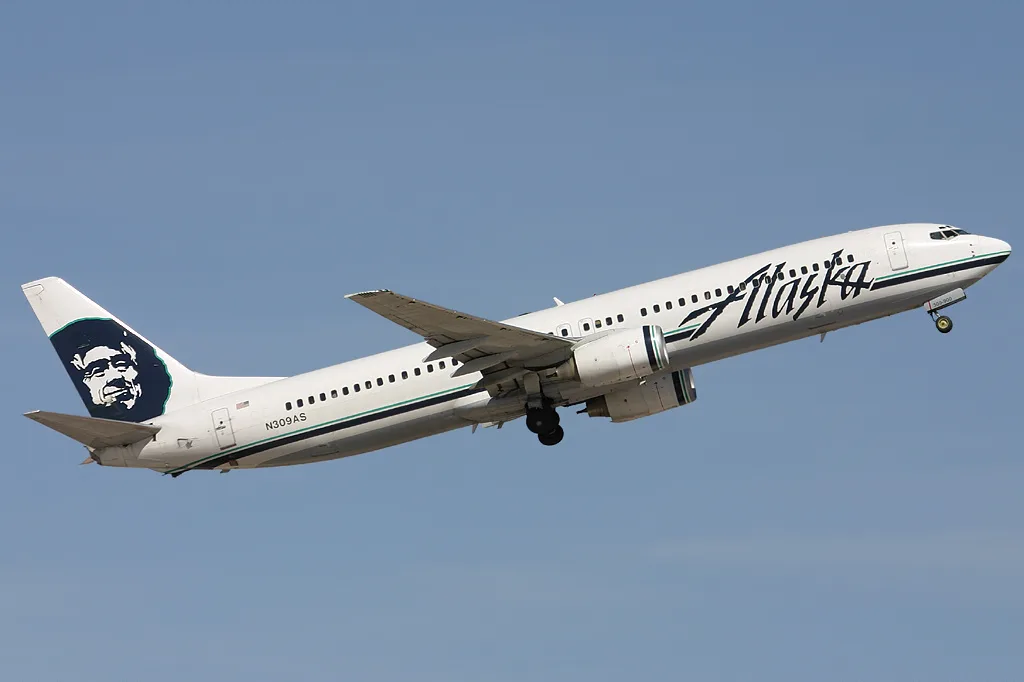 Alaska Airlines Boeing 737-900