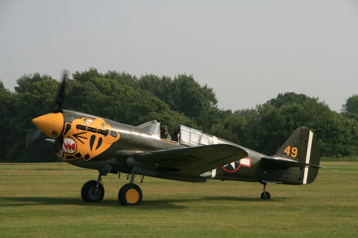 Curtiss-Wright Curtiss P-40 Warhawk
