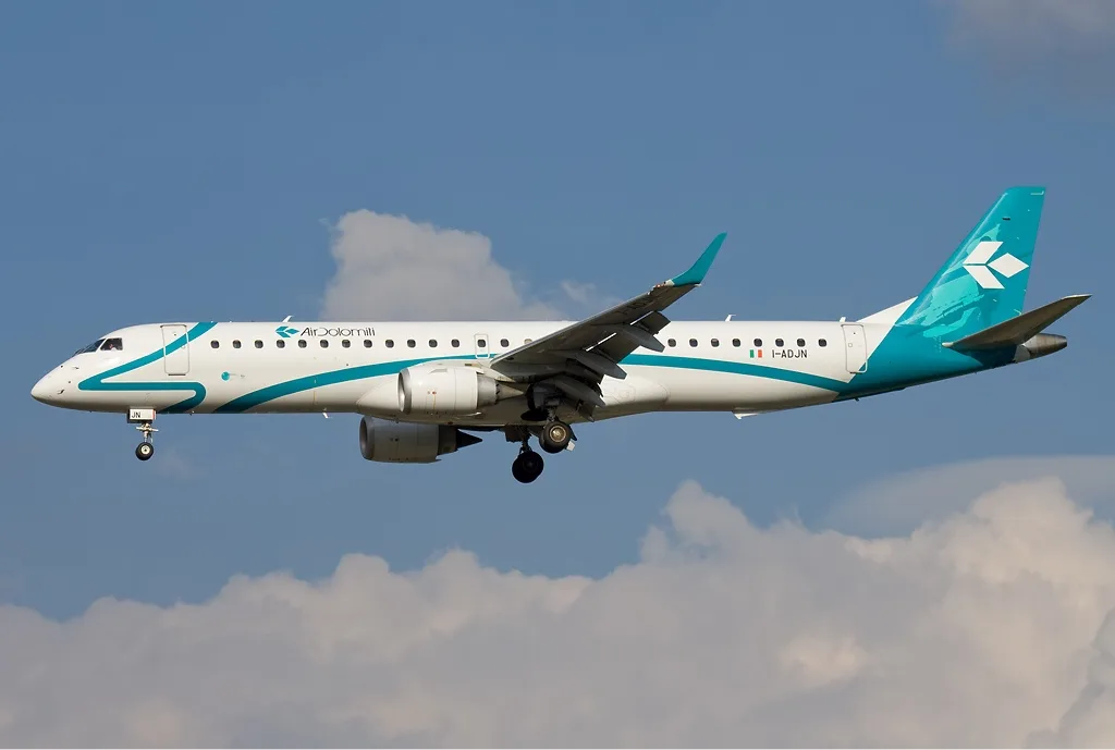 Air Dolomiti Embraer ERJ-190-200LR 195LR