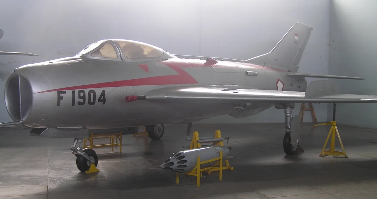 Russian Aircraft Corporation MiG Mikoyan-Gurevich MiG-19