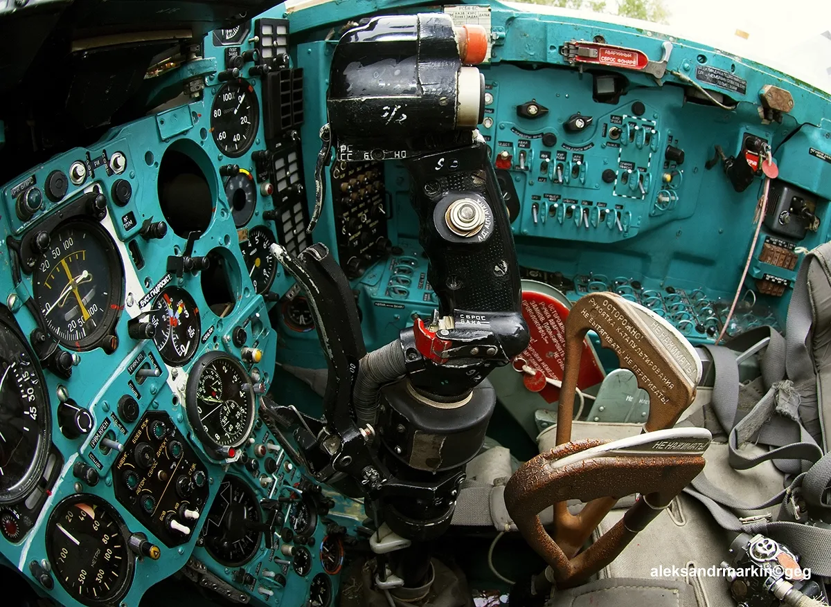 Cockpit. Mig-27