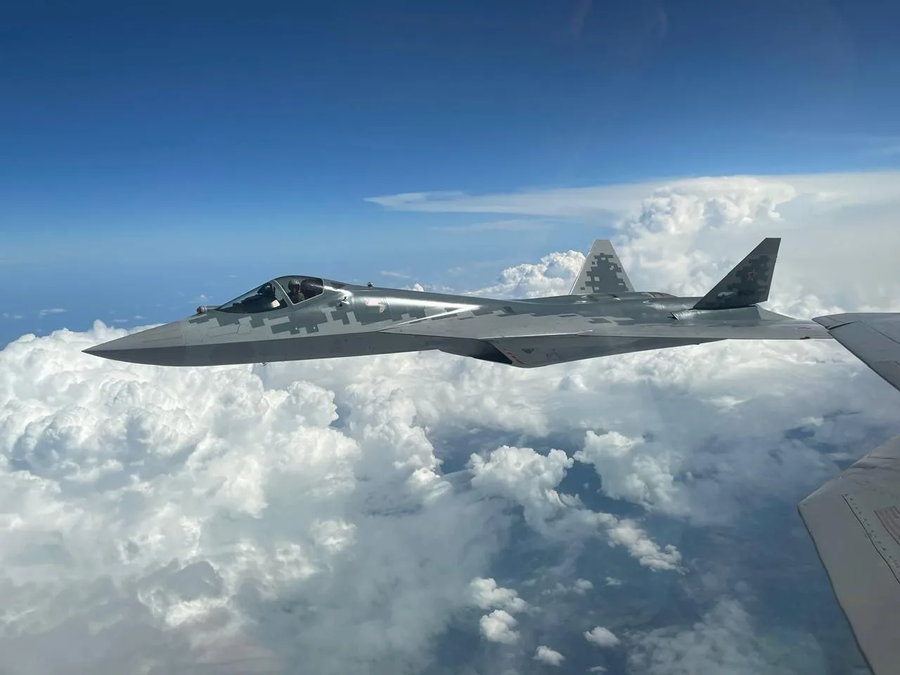 Первые Су-57, состоящие на вооружении строевого полка.