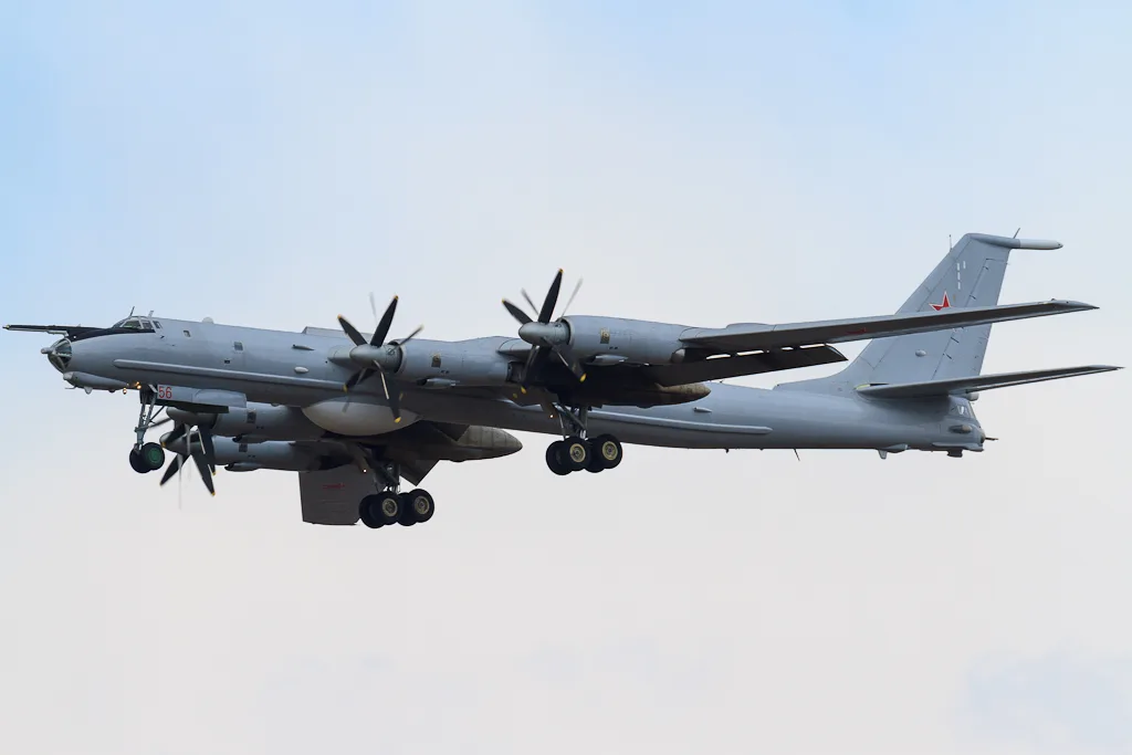Tupolev Tu-142